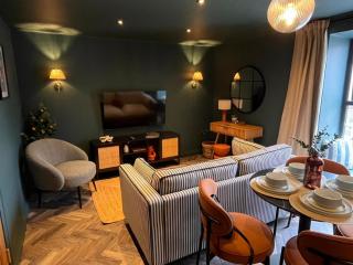 The Hideaway Bureau - Speyside - Wooler - 6