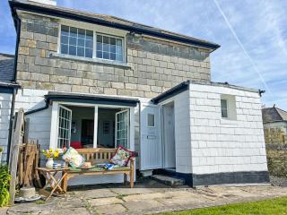 Coastguard Cottage - 9