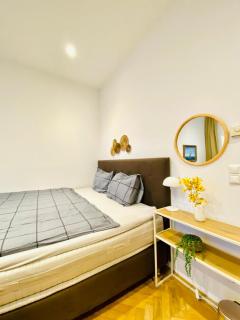 Comfortable 1BR Apartment By Westbahnhof - 0