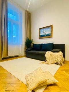 Comfortable 1BR Apartment By Westbahnhof - 3