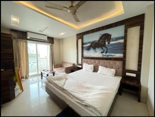 BALCONY ROOMS- Prime Location- Near Sea Beach & Bengali Market- Hotel RR PALACE INN - PURI - LIFT - RESTAURANT- BEST HOTEL IN PURI - 3