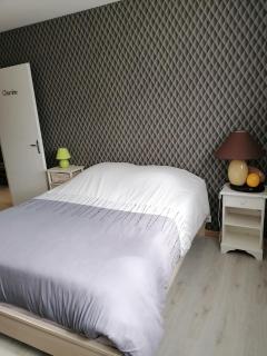 tout un étage rien que pour vous dans notre maison - 4