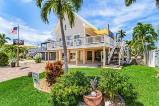 249 Pearl Paradise- 3BR 3BA Pool Home! home - 0