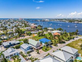 249 Pearl Paradise- 3BR 3BA Pool Home! home - 5