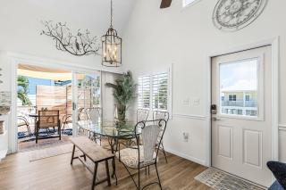 249 Pearl Paradise- 3BR 3BA Pool Home! home - 7