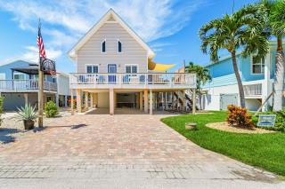 249 Pearl Paradise- 3BR 3BA Pool Home! home - 4