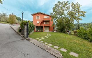 2 Bedroom Stunning Apartment In Barga - 6
