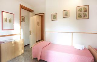 2 Bedroom Stunning Apartment In Barga - 8