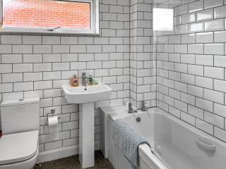 Alverstoke Seaside Cottage - 2