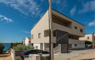 Stunning Apartment In Kozino With Wifi - 1