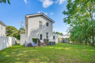 Spacious Family Home with Yard in Dtwn Hampton! - 8