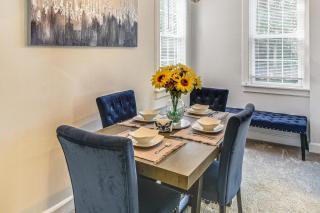 Spacious Family Home with Yard in Dtwn Hampton! - 3