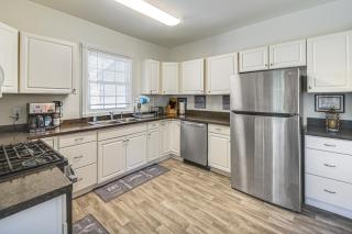 Spacious Family Home with Yard in Dtwn Hampton! - 2