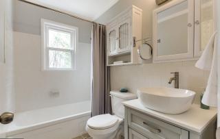 Spacious 3-Bedroom Modern Home Near Old Town Alexandria - 7