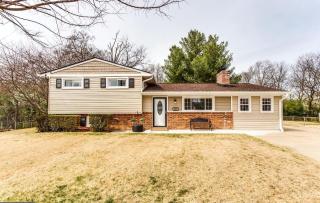 Spacious 3-Bedroom Modern Home Near Old Town Alexandria - 0
