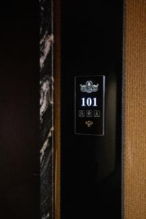 Hotel Chicago - 1