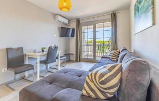 Stunning Apartment In Banjole With Wifi - 8