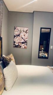 The Orange Corner III - 4