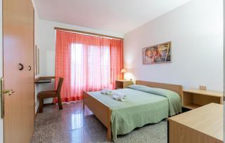 2 Bedroom Stunning Apartment In Barga - 2