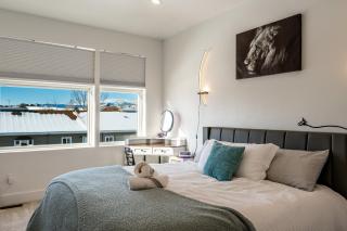 The Zen Den - Sauna Sleeps 15 & King Bed - Health Amenities - 8