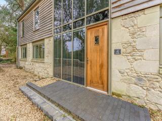Property 4 - Uk44924 - 3