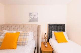 Bright One-Bedroom Flat near The Meadows 7 - 2