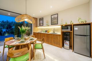 Stay Central in Ubud - Stylish T2 Townhouse Steps from Everything - 7