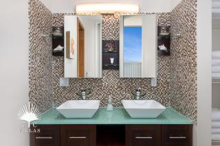 TC Villas -Caicos Cays Villa -Right on Chalk Sound! - 2
