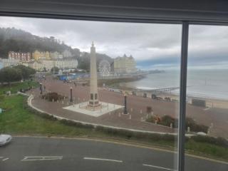 Scenic Seaview 2 Double Bedroom Apartment - 2