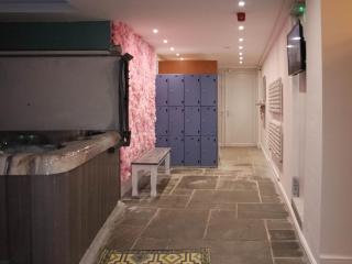Hillcrest - 6