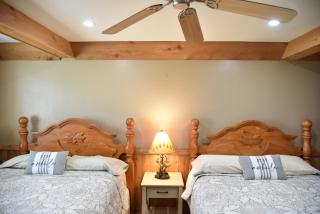 The McCloud Vacation Home on Mt Shasta, Sleeps 13 - 1
