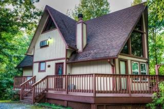 Gatlinburg Mountain Cabin with Modern Comforts - 0