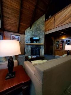 Gatlinburg Mountain Cabin with Modern Comforts - 7