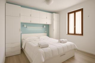 LUCKY LAKE HOUSE - Free Wi-Fi and Private Parking Included - 1