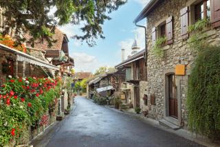 Maison avec jardin au coeur du village - 2