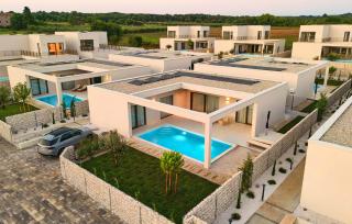 Beautiful Home In Tar - 0