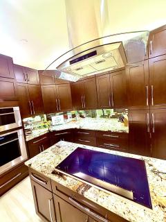 Luxury Resort 1 ACRE City Views, mountains Golf course Pool - 1