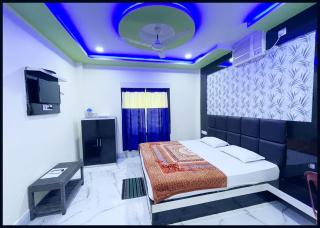 PRIME LOCATION - HOTEL RP INN ! PURI - short walk from Light House Beach - Swargadwar Beach - Golden Beach - Bengali Market -PARKING-WIFI - 5