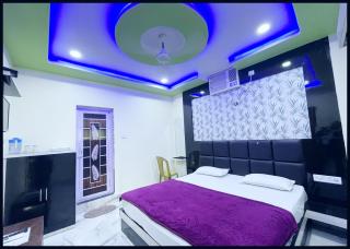 PRIME LOCATION - HOTEL RP INN ! PURI - short walk from Light House Beach - Swargadwar Beach - Golden Beach - Bengali Market -PARKING-WIFI - Puri - 8