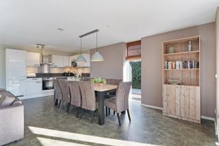 Villa Mastlo 2x 10 persons Ouddorp large garden, 1500 meters to the dunes and beach with 2 jacuzzi's - not for companies - 5