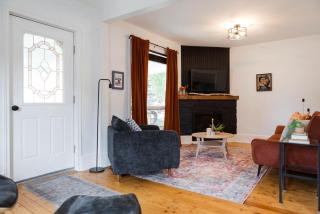 Charming Cottage with Firepit & Walk-to-Beach Access near Main Street in Wellington, Ontario - 3