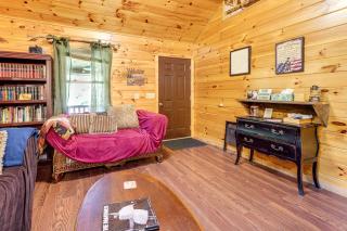 Rustic, Woodsy Cabin in Palestine with Pool Table! - 1