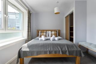 Holyrood Duplex 3-Bedroom Apartment - Edinburgh - 4