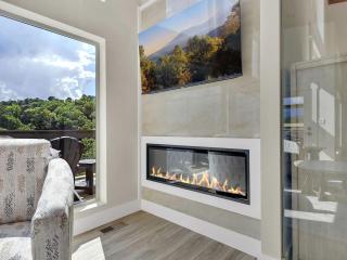 Modern Mountain-Top Chalet with Glass-Wall Views near Dollywood in Pigeon Forge, Tennessee - 2
