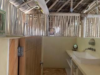 Casa Mar Beachfront Jungle Villa in Palapa Ganesh - 2