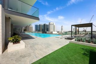 Luxury Studio with Canal Views Trillionaire Residences - 5