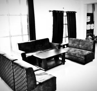 DEEPAK HOMESTAY & PALACE - Near Celebration Mall & Market - In Budget Rooms - 5