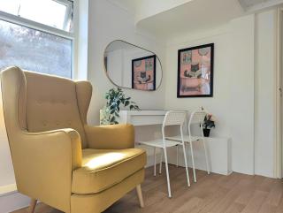 Bright 4BR Home Near Anfield & Free Parking - 1