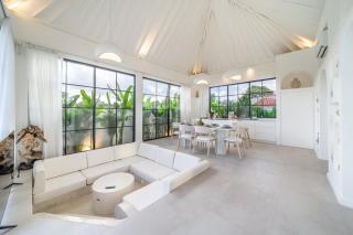 Best of Both Worlds - Quiet 3BR Villa in Top Location - 7