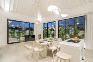 Best of Both Worlds - Quiet 3BR Villa in Top Location - 6